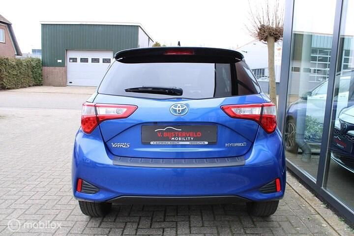 Occasion Toyota Yaris Hybrid Plus 2018 Blauw (metallic) Hatchback