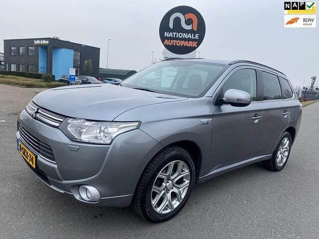 Occasion Mitsubishi Outlander Intense+ 121 PK (88 kW) 2013 Grijs SUV