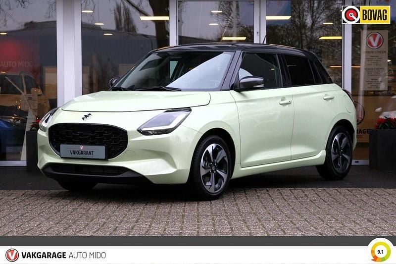 Geel Occasion 2025 Suzuki Swift Style Hatchback | € 22.845 (Eerlijke prijs) - Afbeelding 1/4