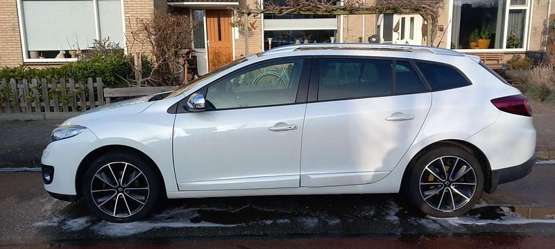 Occasion Renault Mégane GrandTour Bose Edition 110 PK (80 kW) 2012 Wit Stationwagen
