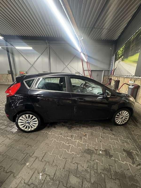 Zwart Gebruikt 2009 Ford Fiesta Trend Hatchback | € 1.500 (Eerlijke prijs) - Afbeelding 1/2