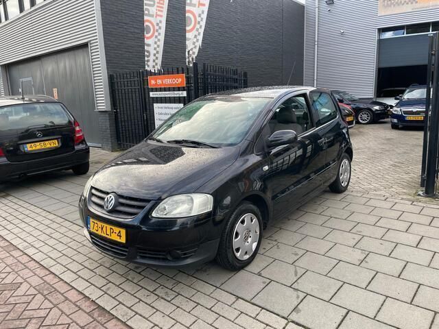 Zwart Occasion 2009 VW Fox Trendline Hatchback | € 999 (Eerlijke prijs) - Afbeelding 1/4
