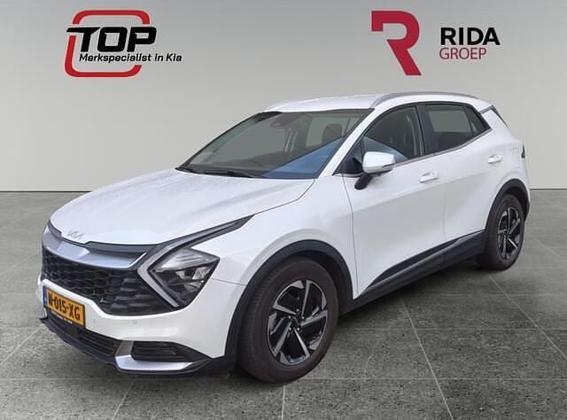 Wit (metallic) Gebruikt 2022 Kia Sportage SUV | € 30.945 (Eerlijke prijs) - Afbeelding 1/4