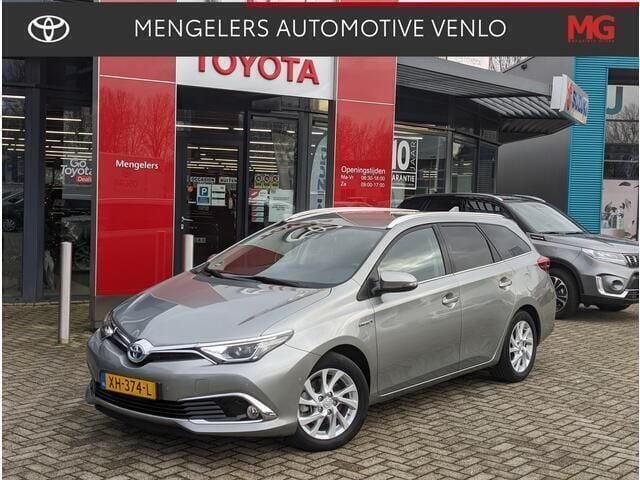 Grijs Gebruikt 2018 Toyota Auris Touring Sports Executive Stationwagen | € 21.950 (Duur) - Afbeelding 1/4