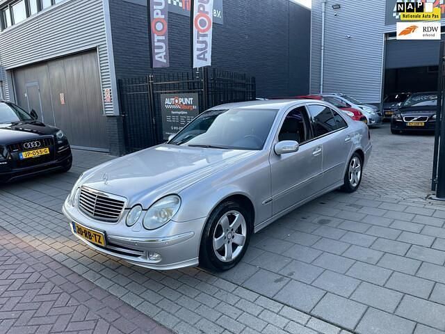 Occasion Mercedes E220 Avantgarde 150 PK (110 kW) 2005 Grijs Sedan