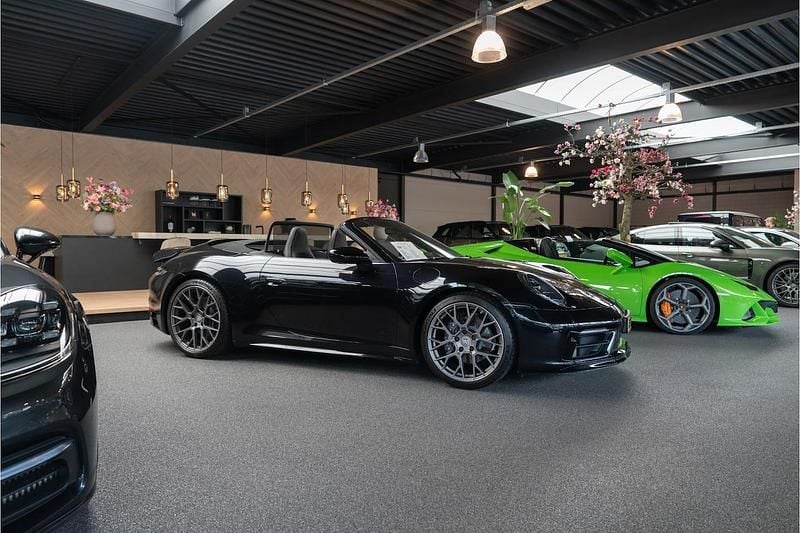 Zwart (mat) Occasion 2020 Porsche Taycan 4S Performance Package Sedan | € 54.950 (Eerlijke prijs) - Afbeelding 1/1