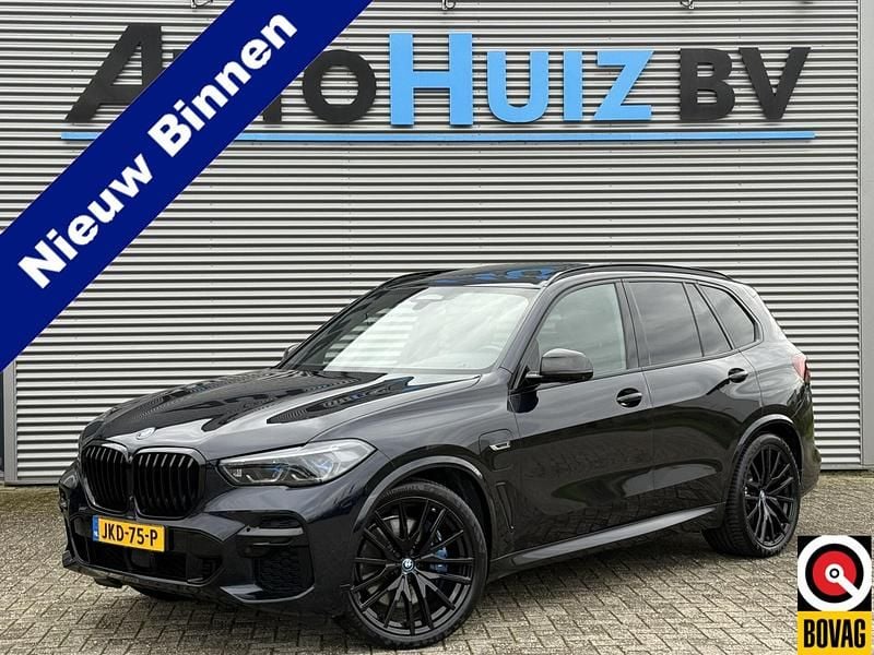Zwart Occasion 2022 BMW X5 Executive SUV | € 57.999 (Eerlijke prijs) - Afbeelding 1/4
