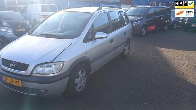 Grijs Occasion 2002 Opel Zafira Elegance MPV | € 1.450 (Eerlijke prijs) - Afbeelding 1/4