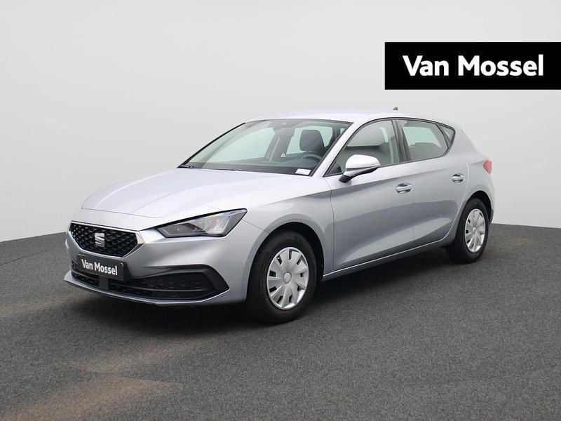 Grijs Gebruikt 2023 Seat Leon Reference Hatchback | € 23.900 (Iets duurder) - Afbeelding 1/4