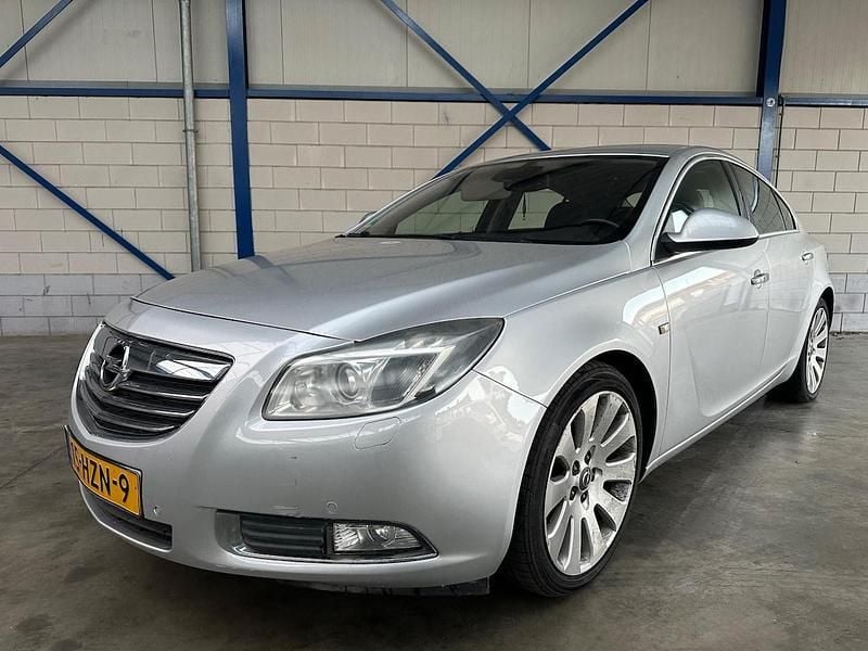 Grijs Gebruikt 2009 Opel Insignia Executive Hatchback | € 4.999 (Super prijs) - Afbeelding 1/4