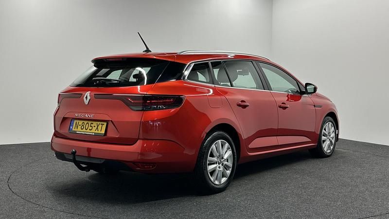 Occasion Renault Mégane GrandTour Business 140 PK (102 kW) 2022 Rood Stationwagen