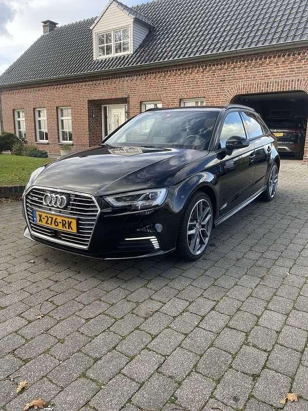 Zwart Gebruikt 2020 Audi A3 e-tron S-Line Hatchback | € 23.400 (Super prijs) - Afbeelding 1/4