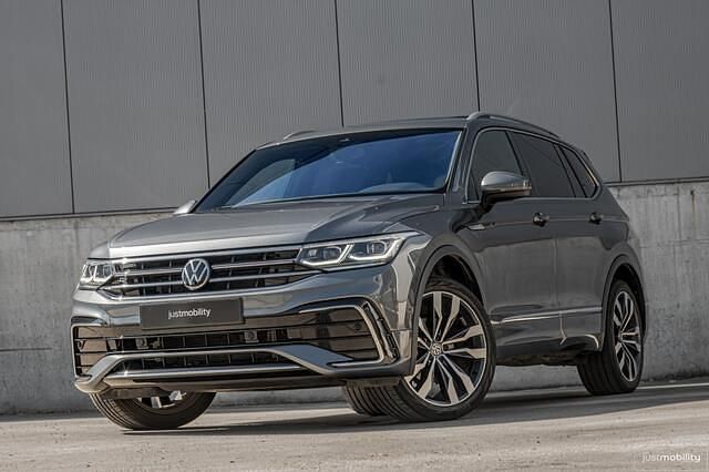 Grijs Gebruikt 2023 VW Tiguan R-line SUV | € 50.495 - Afbeelding 1/4