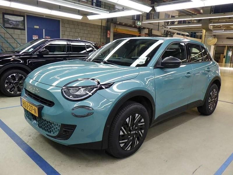 Blauw Nieuw 2025 Fiat 600 Comfort SUV | € 29.900 (Goede deal) - Afbeelding 1/4