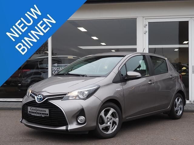 Bruin Occasion 2015 Toyota Yaris Hatchback | € 12.500 (Eerlijke prijs) - Afbeelding 1/4