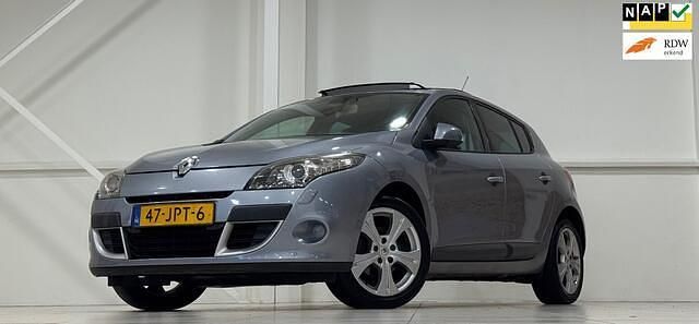 Blauw Gebruikt 2009 Renault Mégane III Business Hatchback | € 2.994 (Duur) - Afbeelding 1/3