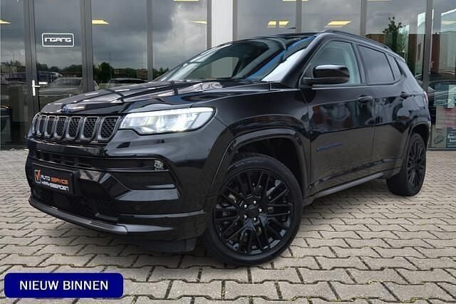 Zwart, metallic lak Gebruikt 2022 Jeep Compass SUV | € 22.450 (Goede deal) - Afbeelding 1/4