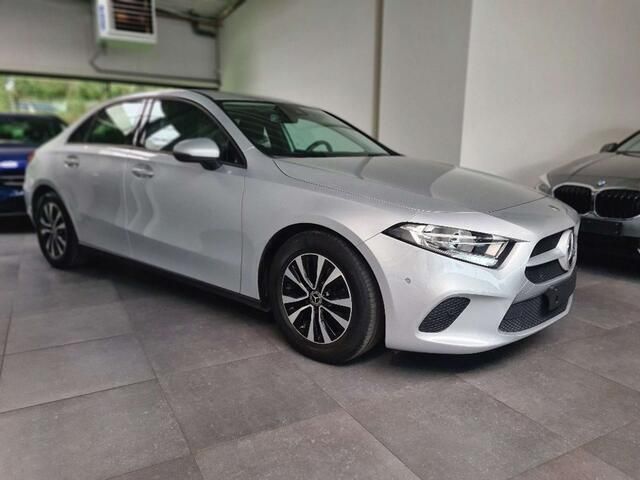 Zilver Gebruikt 2021 Mercedes A180 Business Sedan | € 22.800 (Super prijs) - Afbeelding 1/4