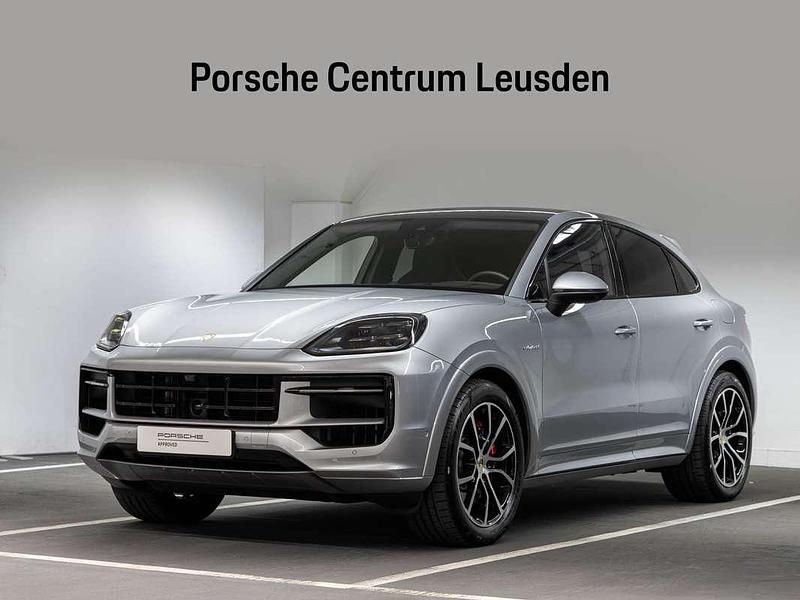 Zilver Gebruikt 2024 Porsche Cayenne S E-Hybrid SUV | € 134.900 (Duur) - Afbeelding 1/4