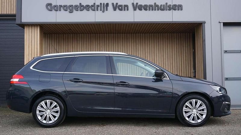Occasion Peugeot 308 SW Premium 120 PK (88 kW) 2018 Grijs Stationwagen