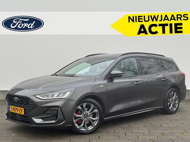 Grijs Gebruikt 2023 Ford Focus ST-Line Stationwagen | € 22.045 (Eerlijke prijs) - Afbeelding 1/4
