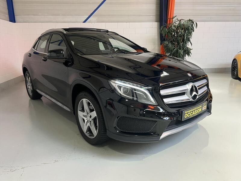 Zwart, metallic lak Gebruikt 2016 Mercedes GLA180 AMG SUV | € 21.950 (Iets duurder) - Afbeelding 1/4