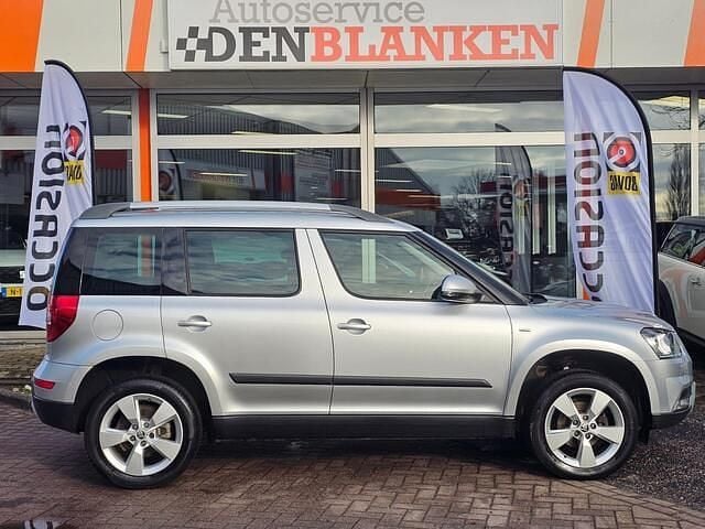 Occasion Skoda Yeti Outdoor Joy 125 PK (91 kW) 2016 Grijs (metallic) SUV