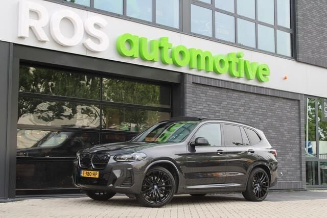 Grijs, metallic lak Gebruikt 2023 BMW iX3 Executive SUV | € 47.950 (Goede deal) - Afbeelding 1/4