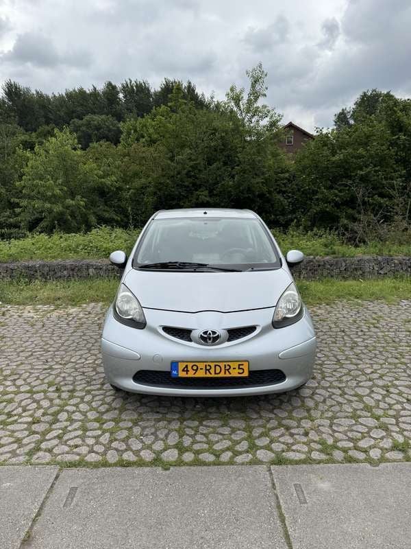 Grijs Gebruikt 2007 Toyota Aygo Hatchback | € 2.500 (Duur) - Afbeelding 1/4