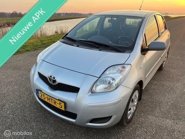 Occasion Toyota Yaris 101 PK (74 kW) 2009 Grijs Hatchback