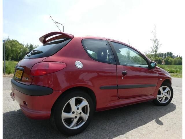 Occasion Peugeot 206 Premium 109 PK (80 kW) 2003 Rood Hatchback