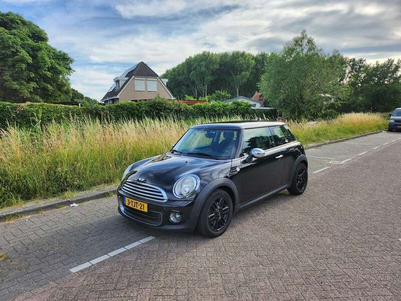 Zwart Gebruikt 2014 Mini Cooper Chili Hatchback | € 7.900 (Super prijs) - Afbeelding 1/4