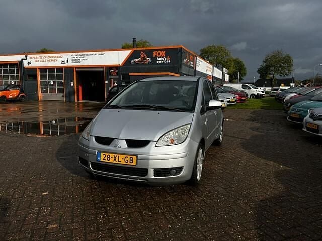 Grijs Gebruikt 2007 Mitsubishi Colt Inform Hatchback | € 1.998 (Eerlijke prijs) - Afbeelding 1/4