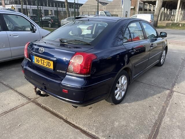 Occasion Toyota Avensis Luna 165 PK (121 kW) 2007 Blauw (metallic) Sedan