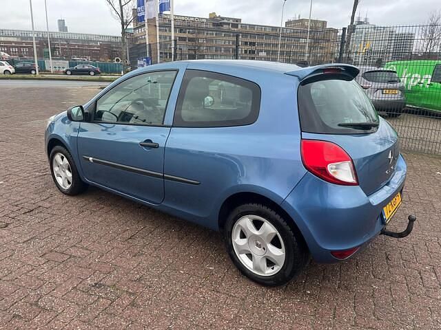 Occasion Renault Clio II 75 PK (55 kW) 2009 Blauw Hatchback