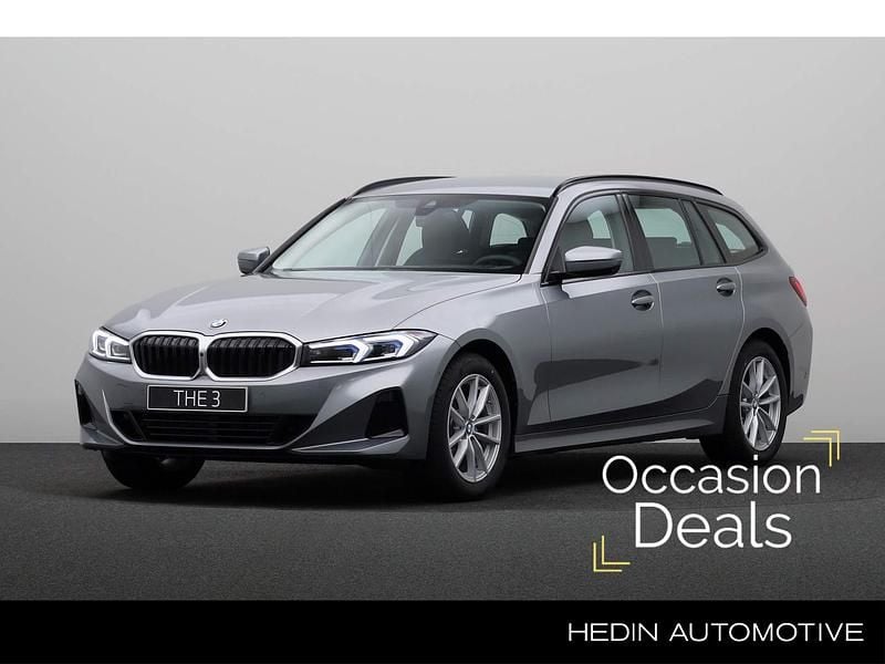 Grijs, metallic lak Occasion 2025 BMW 318 Comfort Edition Stationwagen | € 42.880 (Eerlijke prijs) - Afbeelding 1/4
