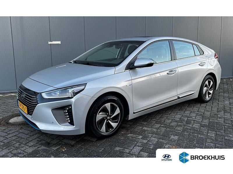 Grijs Occasion 2019 Hyundai Ioniq Premium Hatchback | € 17.895 (Iets duurder) - Afbeelding 1/1