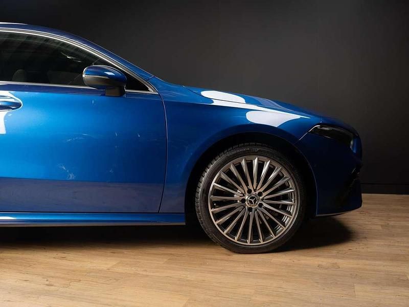 Occasion Mercedes A250 AMG line 163 PK (119 kW) 2025 Blauw, metallic lak Sedan