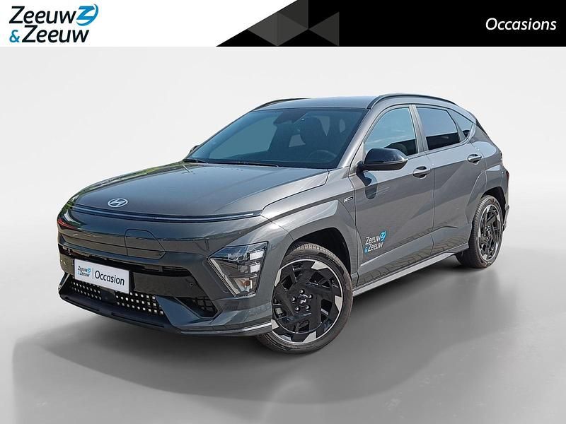 Ecotronic gray pearl (pe2) Occasion 2025 Hyundai Kona Edition SUV | € 34.840 (Eerlijke prijs) - Afbeelding 1/4