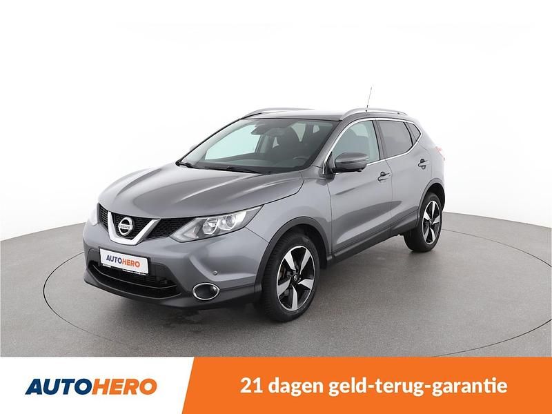 Grijs (metallic) Gebruikt 2017 Nissan Qashqai Acenta SUV | € 14.050 (Super prijs) - Afbeelding 1/4