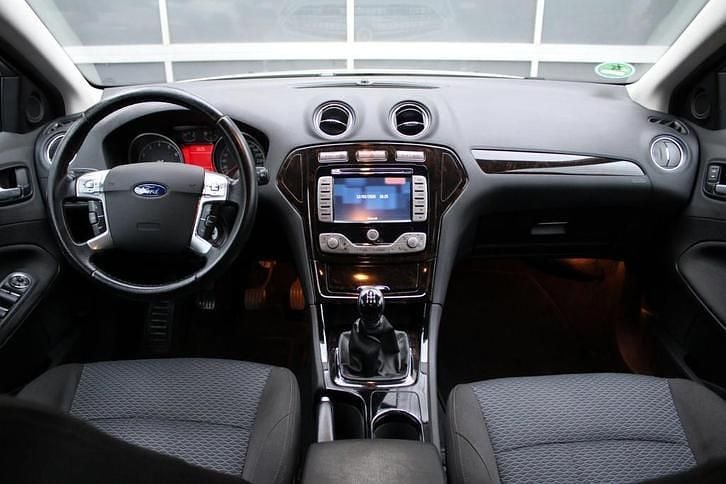 Occasion Ford Mondeo Ghia 146 PK (107 kW) 2009 Bruin Hatchback