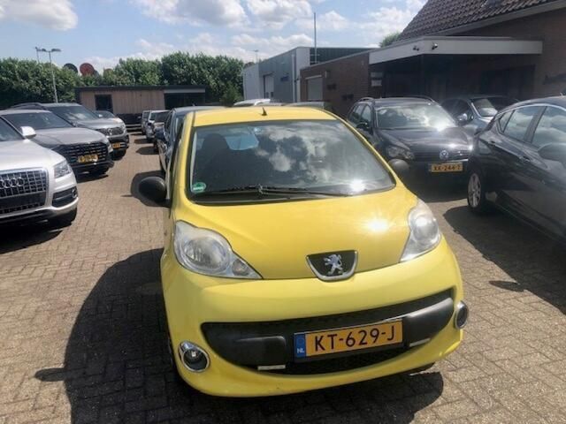 Geel Gebruikt 2006 Peugeot 107 Hatchback | € 900 (Goede deal) - Afbeelding 1/4
