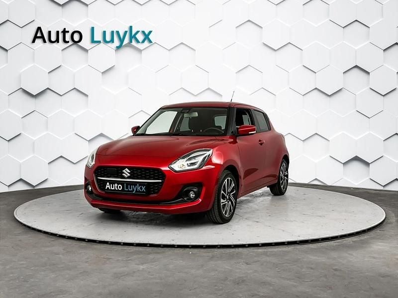 Rood Gebruikt 2021 Suzuki Swift Style Hatchback | € 16.940 (Iets duurder) - Afbeelding 1/4