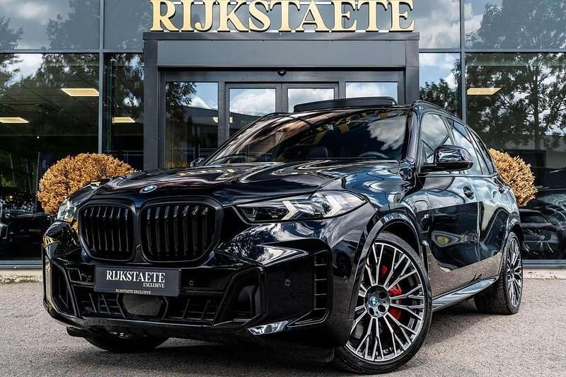 Blauw, metallic lak Gebruikt 2024 BMW X5 M Sport SUV | € 98.900 (Iets duurder) - Afbeelding 1/4