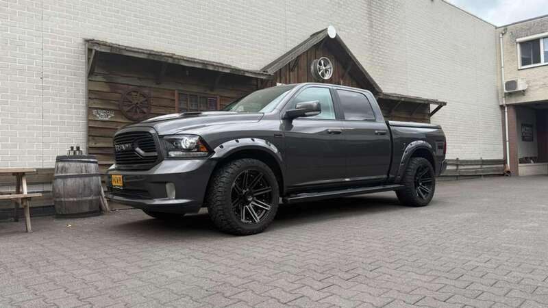 Grijs, metallic lak Gebruikt 2018 Dodge Ram Pickup | € 43.500 - Afbeelding 1/4