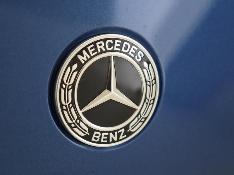 Occasion Mercedes C300 AMG line 204 PK (150 kW) 2024 Blauw Stationwagen