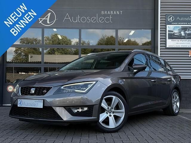 Grijs Gebruikt 2015 Seat Leon ST FR Stationwagen | € 12.490 (Eerlijke prijs) - Afbeelding 1/4