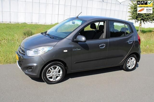 Grijs Gebruikt 2013 Hyundai i10 Hatchback | € 5.450 (Iets duurder) - Afbeelding 1/4