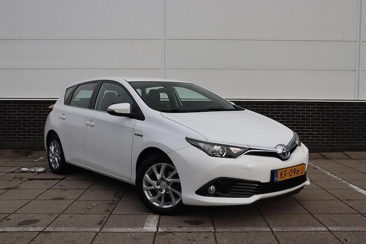 Occasion Toyota Auris Hybrid 136 PK (100 kW) 2016 Wit Hatchback