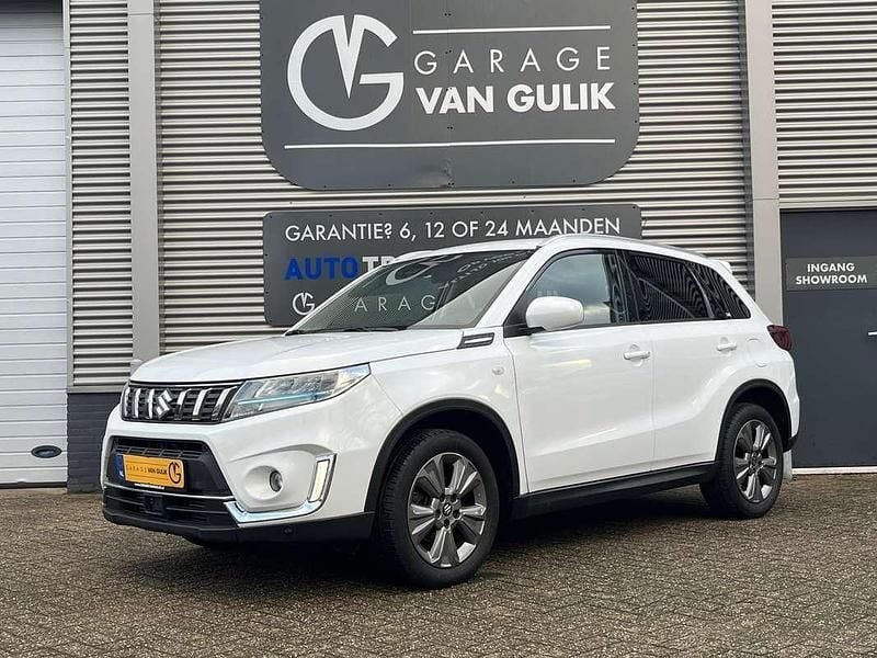 Wit, metallic lak Gebruikt 2020 Suzuki Vitara SUV | € 16.995 (Super prijs) - Afbeelding 1/3